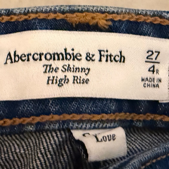 Abercrombie & Fitch The Skinny High Rise Curve Love Ripped Jeans - Medium Wash - Picture 3 of 4